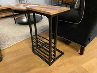 Beistelltisch mit Stahlablage