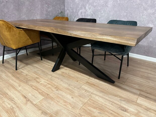 Mangoholz tisch mittelfuß
