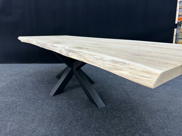 TI.187/19 | 300x114x5 cm