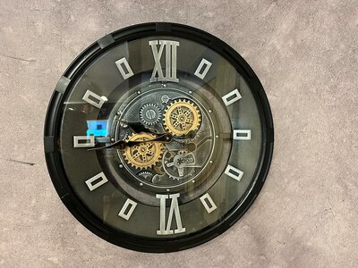 Uhr "Shuva"
